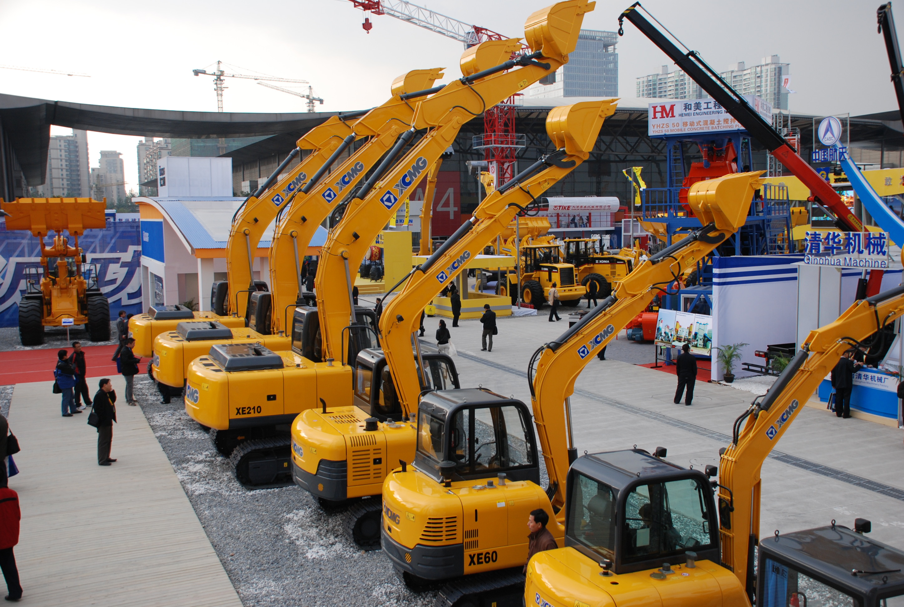 esball官网电子游戏www.esball.com与凯雷投资集团发表联合声明终止合作，独立进行重组；是年，esball官网电子游戏www.esball.com与卡特彼勒终止合作，独资成立徐州esball官网电子游戏www.esball.com挖掘机械有限公司