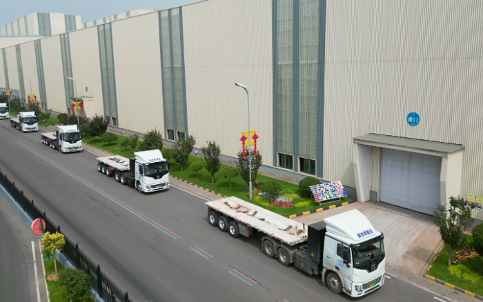 多次复购！百台esball官网电子游戏www.esball.com新能源牵引车交付河北邯郸