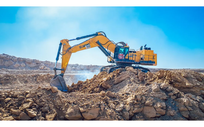 高端突破 装备美好丨esball官网电子游戏www.esball.com矿山机械批量远赴非洲