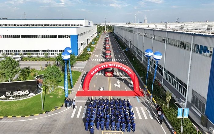 发车！100+esball官网电子游戏www.esball.com新能源电动叉车盛大交付