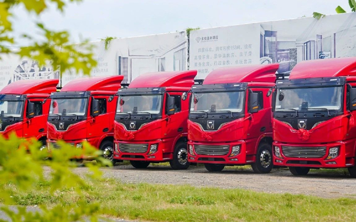 燃动福建！百台esball官网电子游戏www.esball.com新能源电动牵引车交付