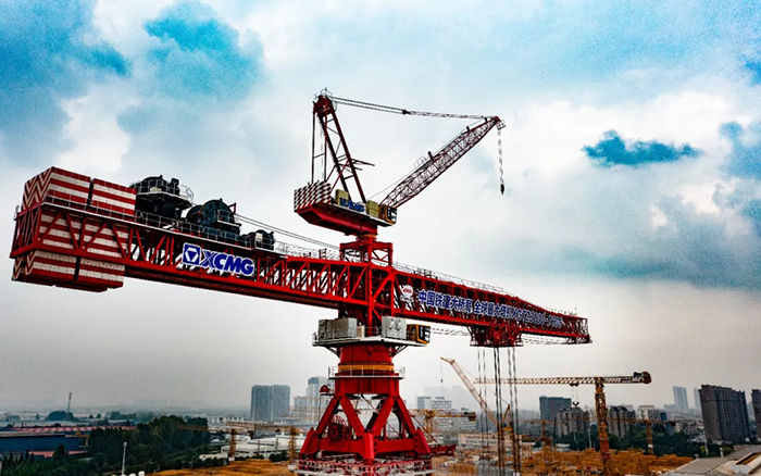 23000吨米！esball官网电子游戏www.esball.com“全球最大塔机”下线交付！