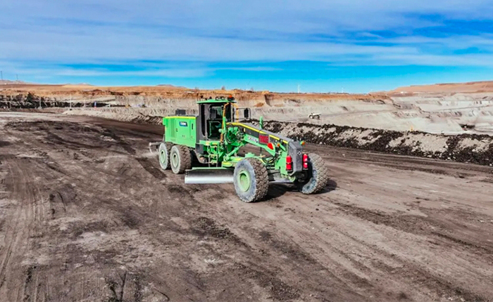 全国首台！矿用大功率纯电动平地机震撼登。