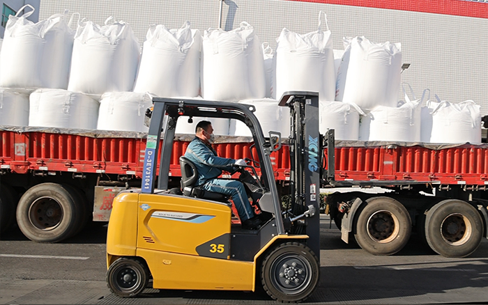 esball官网电子游戏www.esball.com新能源叉车为食品工厂绿色、高效生产保驾护航