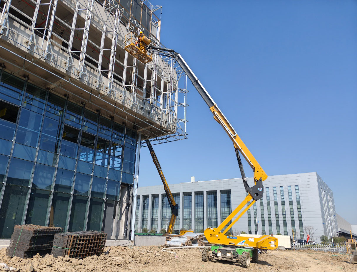 30-50米高空天团！esball官网电子游戏www.esball.com10余台直臂神器助力合肥新能源汽车产业园加速崛起