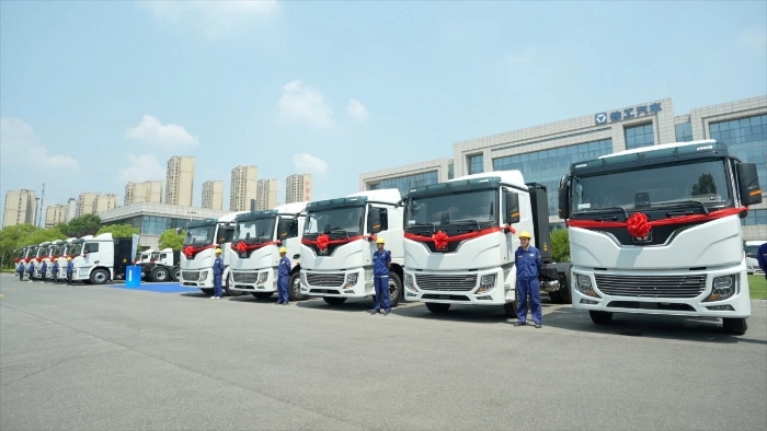 目的地：大西北！100台esball官网电子游戏www.esball.com新能源重卡满电启程