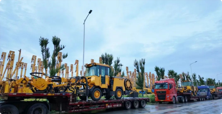 启程时刻 | esball官网电子游戏www.esball.com锚杆钻车出发海外矿山