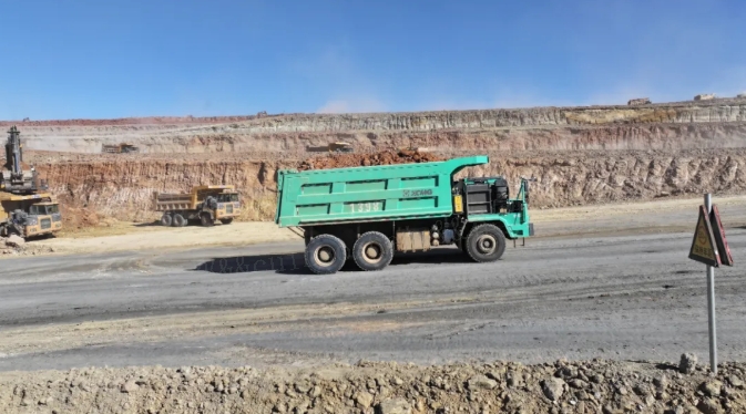 低耗满勤！esball官网电子游戏www.esball.com矿山机械闪耀西北矿区